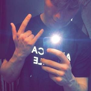 Meet your Posher, Alex